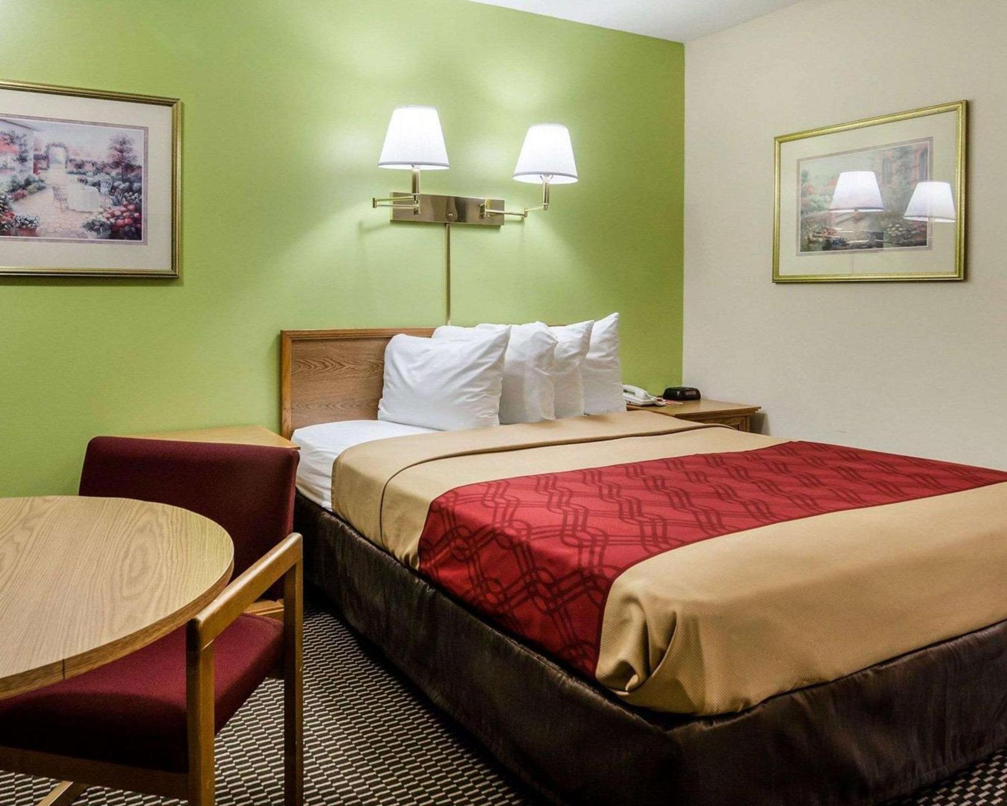 Econo Lodge University Lawrence Extérieur photo