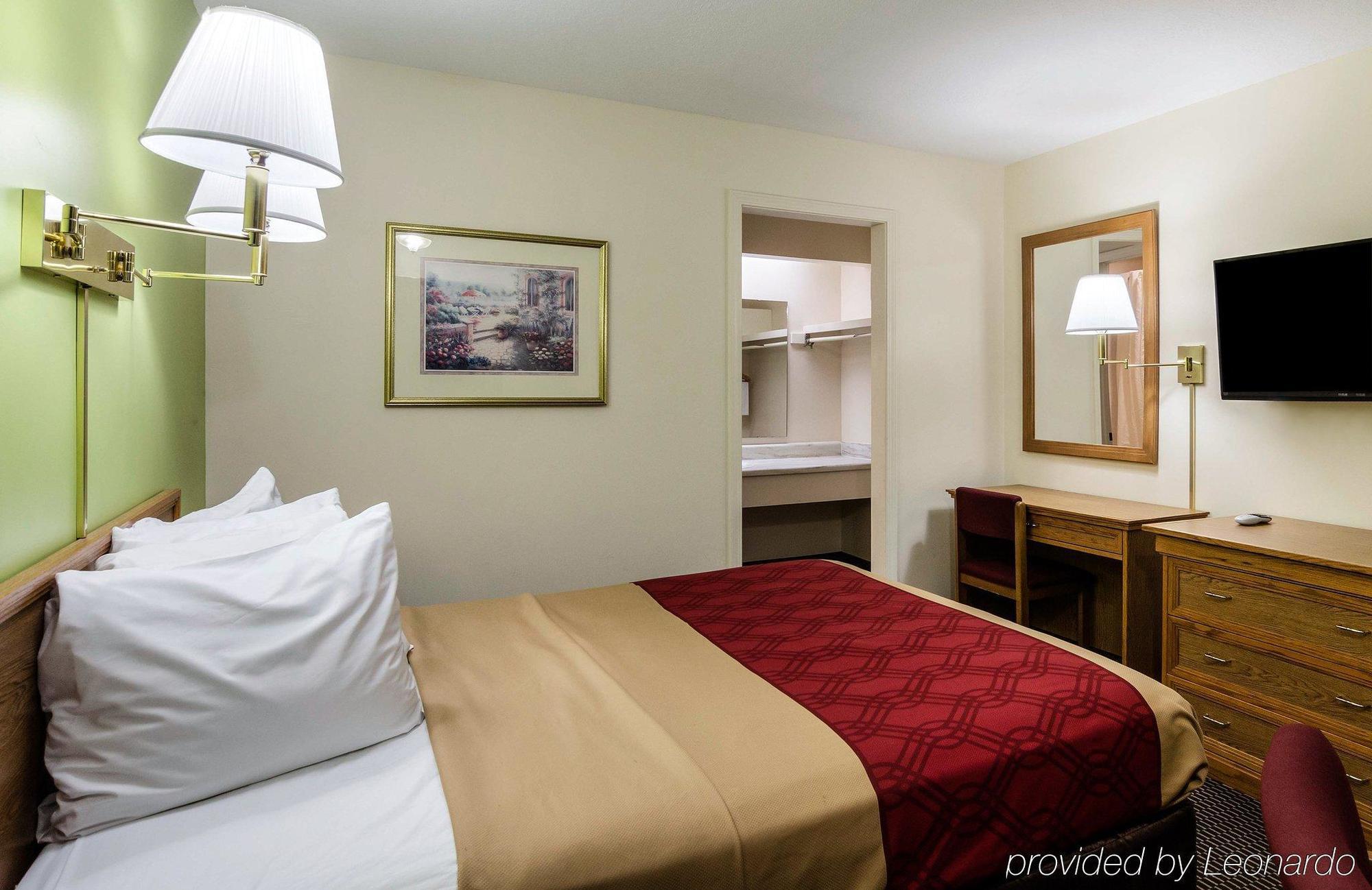 Econo Lodge University Lawrence Extérieur photo